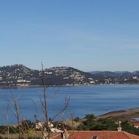 Appartement Vue Mer, Presqu'Il De Giens Hyeres Exterior photo