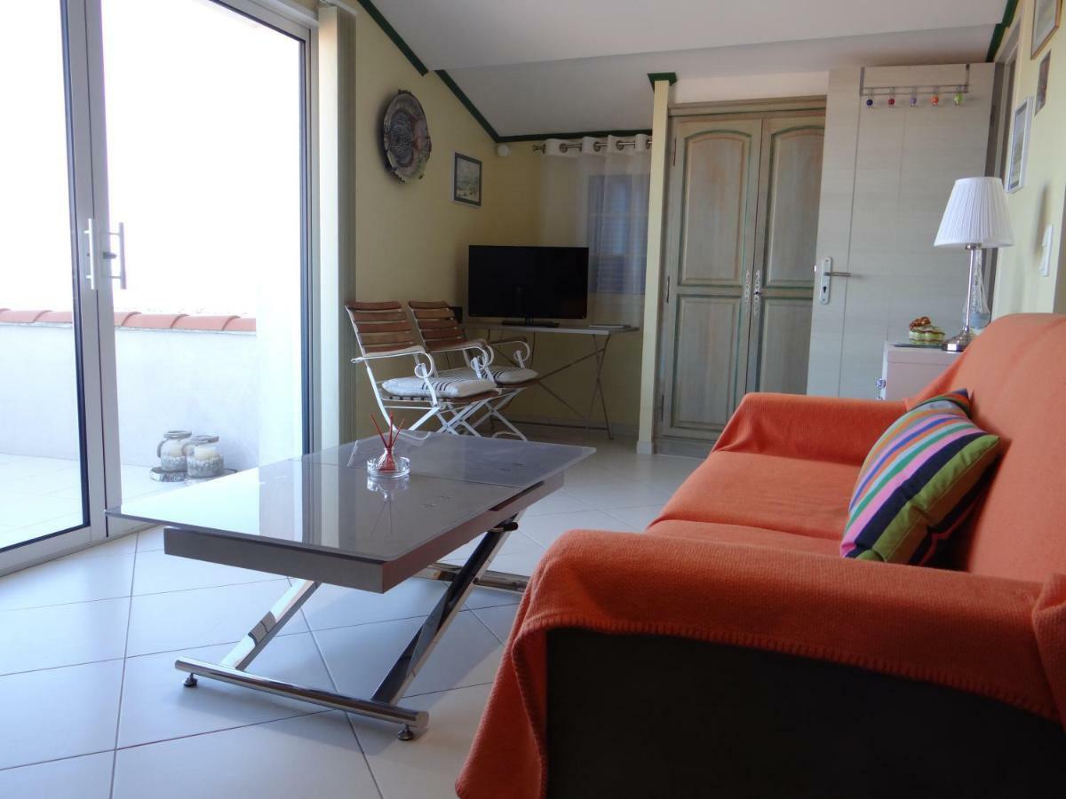 Appartement Vue Mer, Presqu'Il De Giens Hyeres Exterior photo